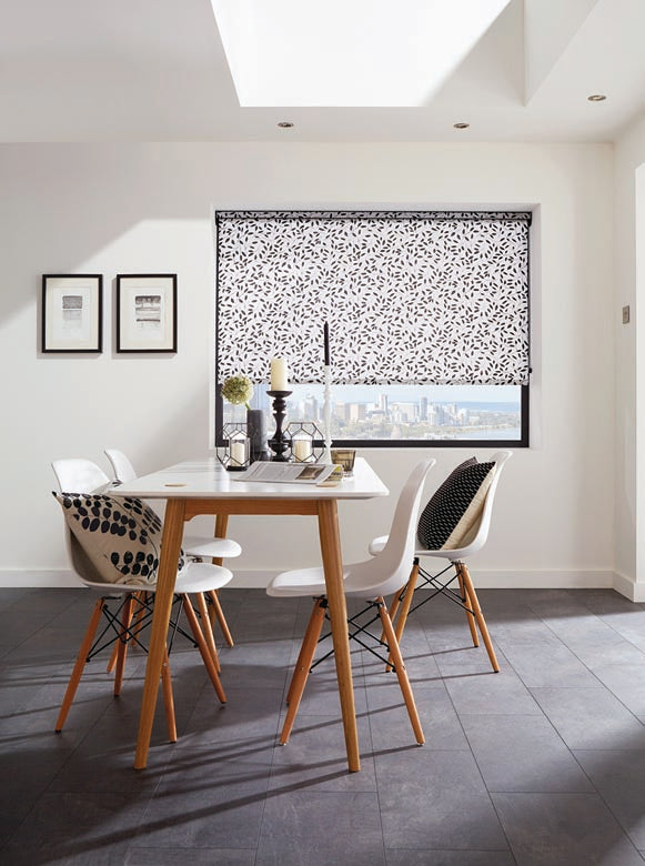 Load image into Gallery viewer, Roller Shades Black out