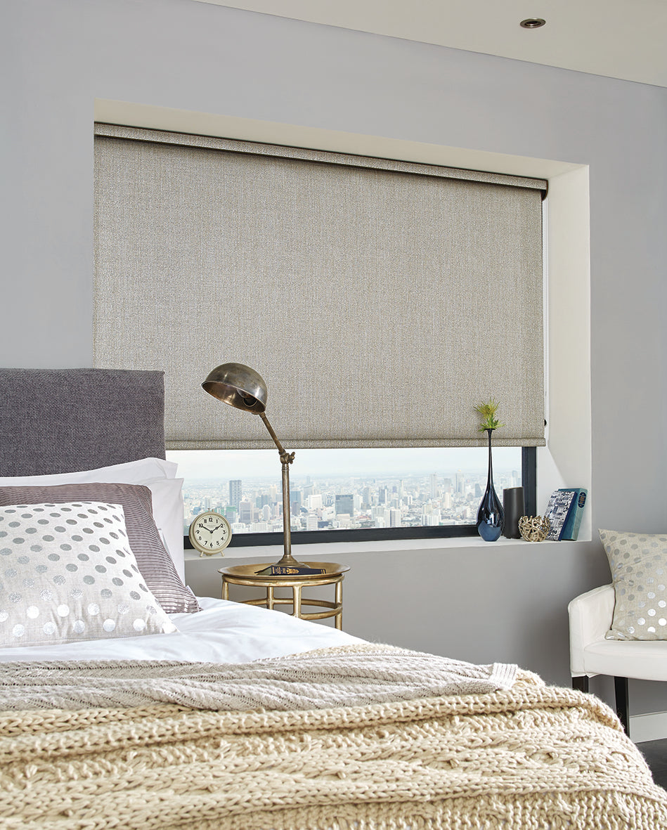 Load image into Gallery viewer, Roller shades black out