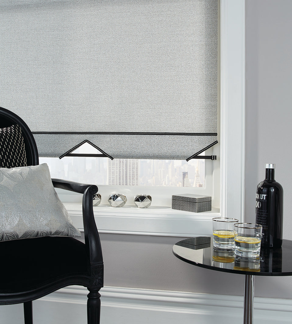 Load image into Gallery viewer, Roller shades black out