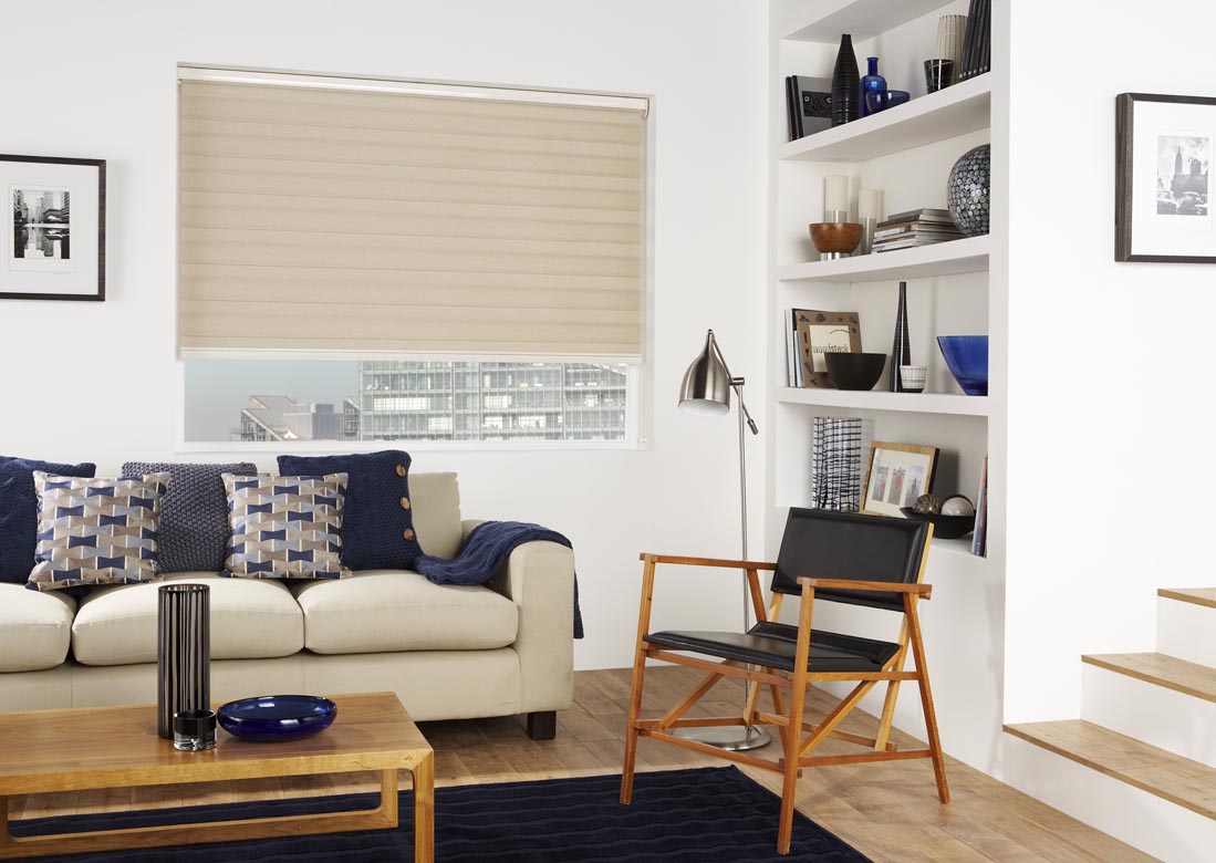 Load image into Gallery viewer, St Tropez Light Filtering

